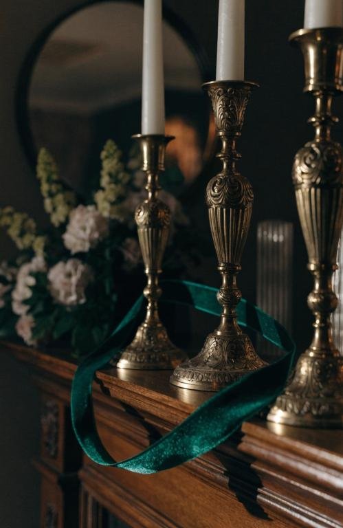 close-up-of-emerald-velvet-ribbon-woven