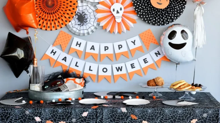 21 Halloween Centerpieces That Set the Perfect Spooky Mood